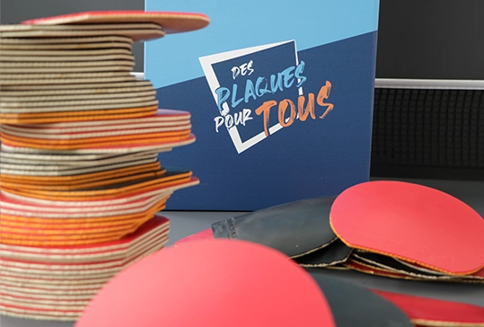 Photo des dons pour le programme des plaques pour tous. 