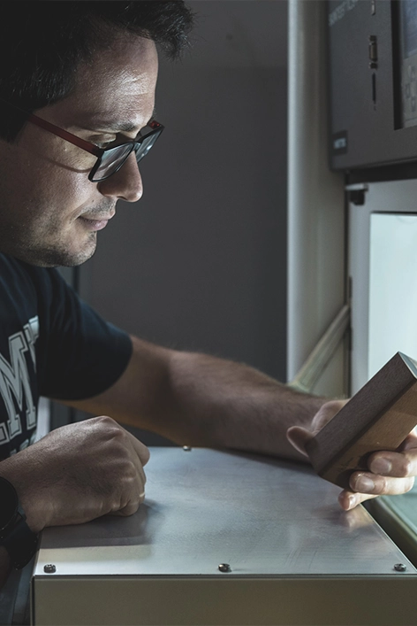 Photo des tests R&D sur les matériaux de nos produits
