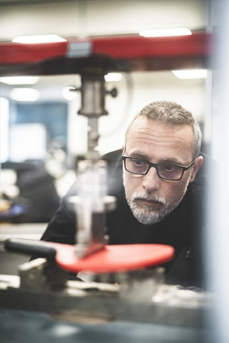 Photo des tests R&D sur les matériaux de nos produits